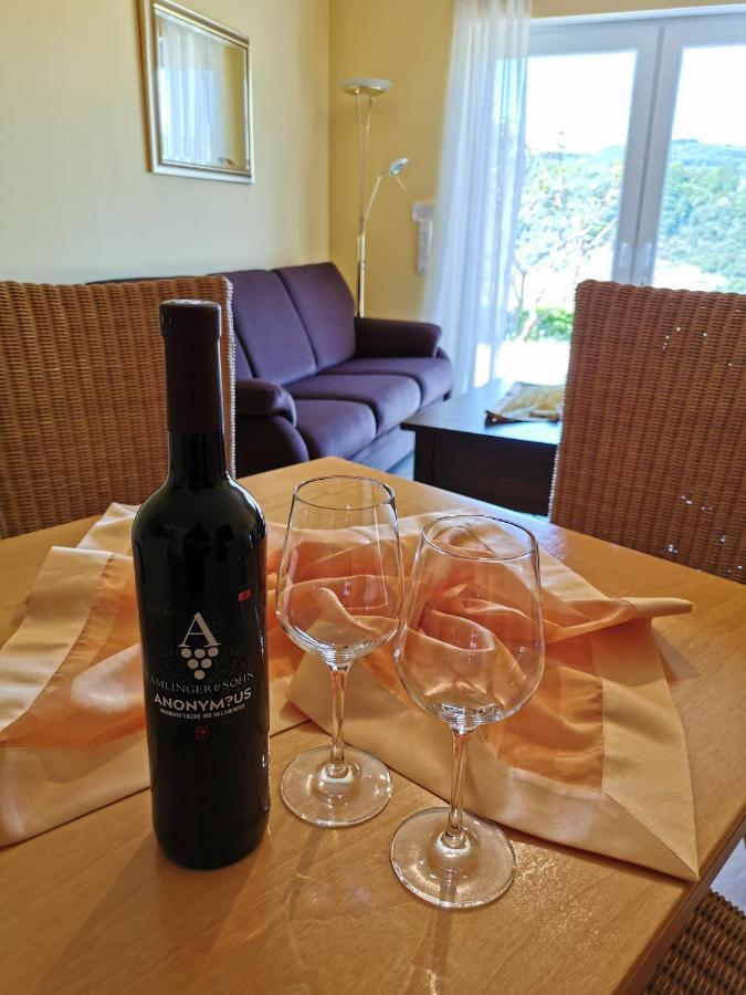 Апартаменты Weingut Amlinger&Sohn Neef Экстерьер фото